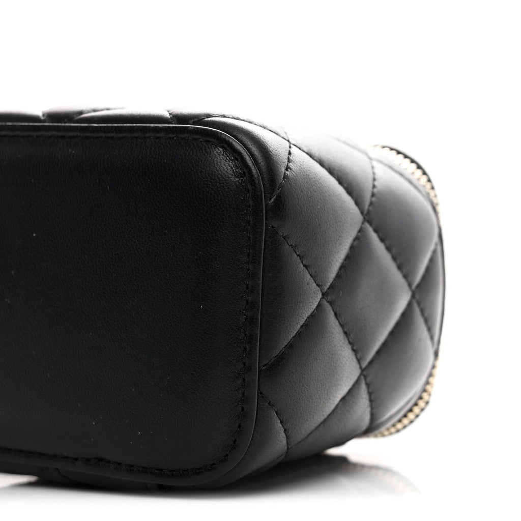 Lambskin Quilted Mini Pearl Crush Vanity Case With Chain Black