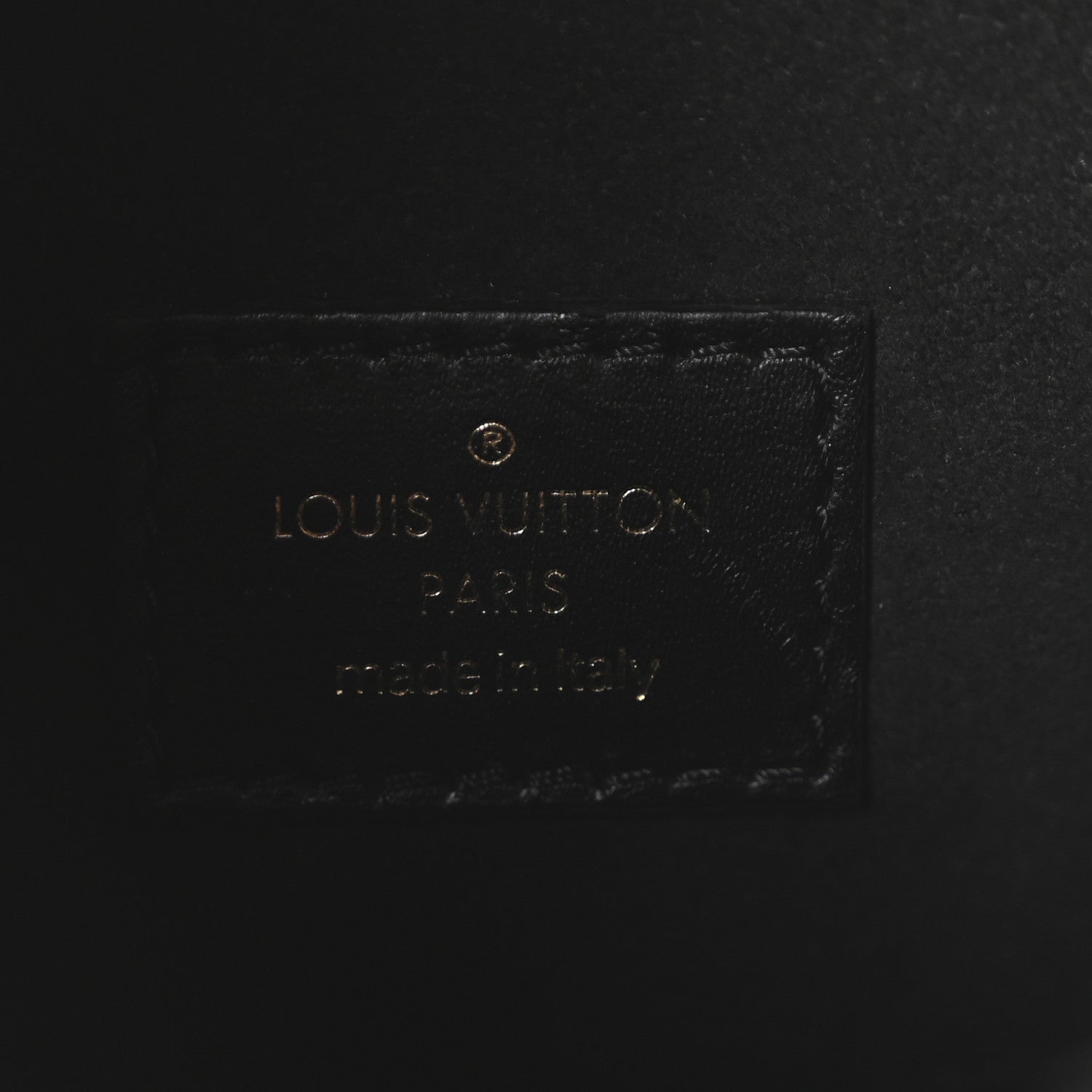Reverse Monogram Chantilly Lock Black