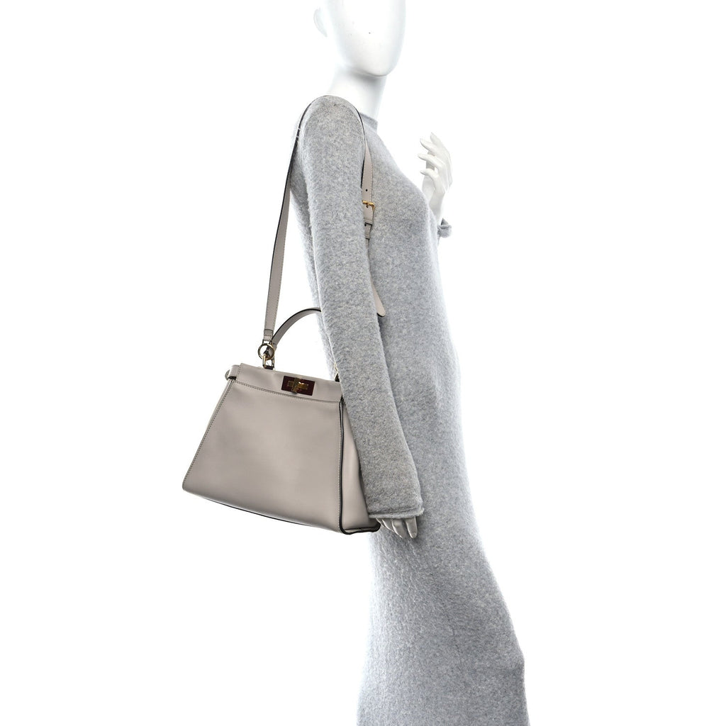 Vitello Seta Shiny Nappa Medium Peekaboo Iconic Satchel Grigio Polvere Bois de Rose