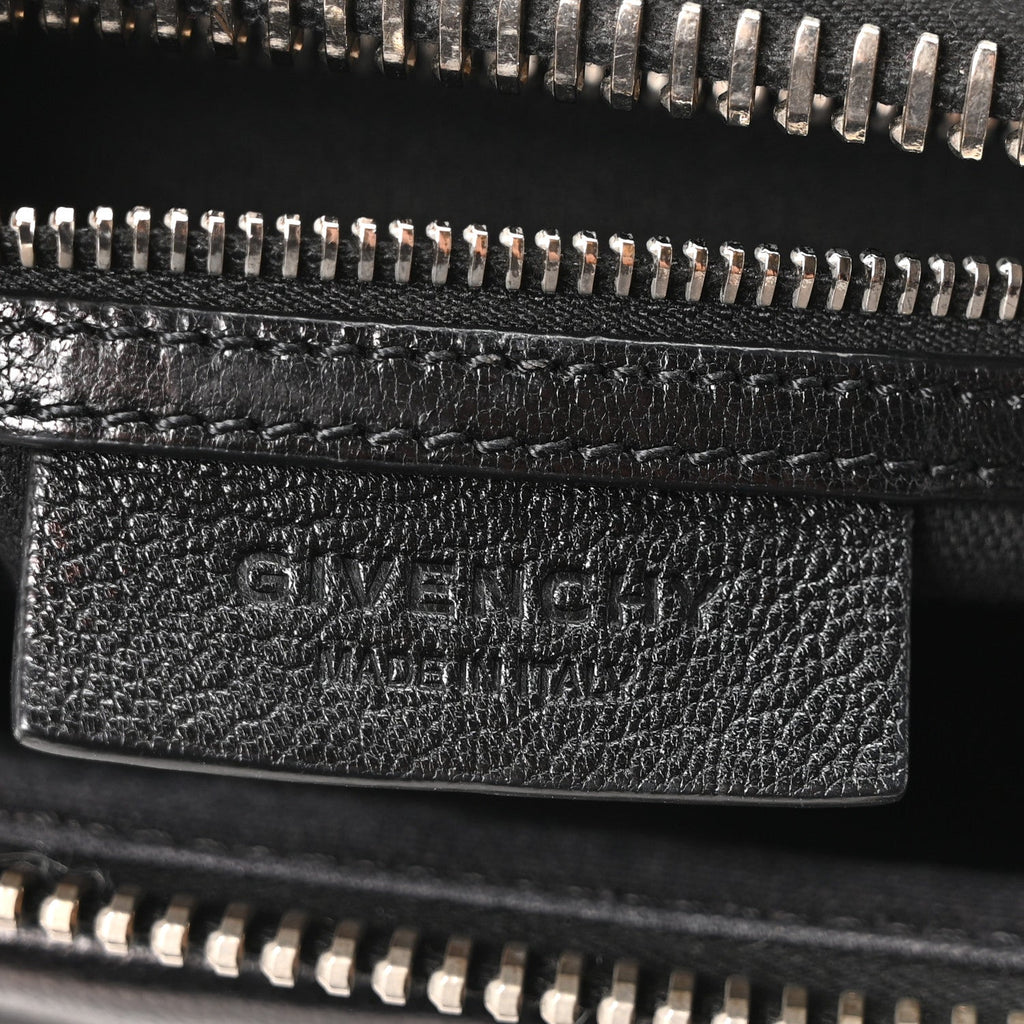 Sugar Goatskin Medium Antigona Black