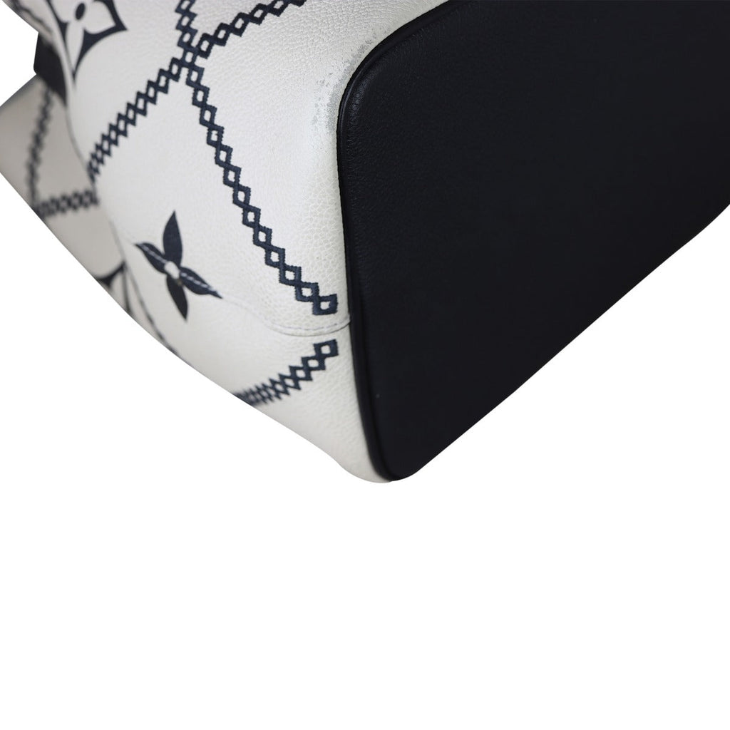 Louis Vuitton NeoNoe MM Monogram Empreinte Giant Broderies