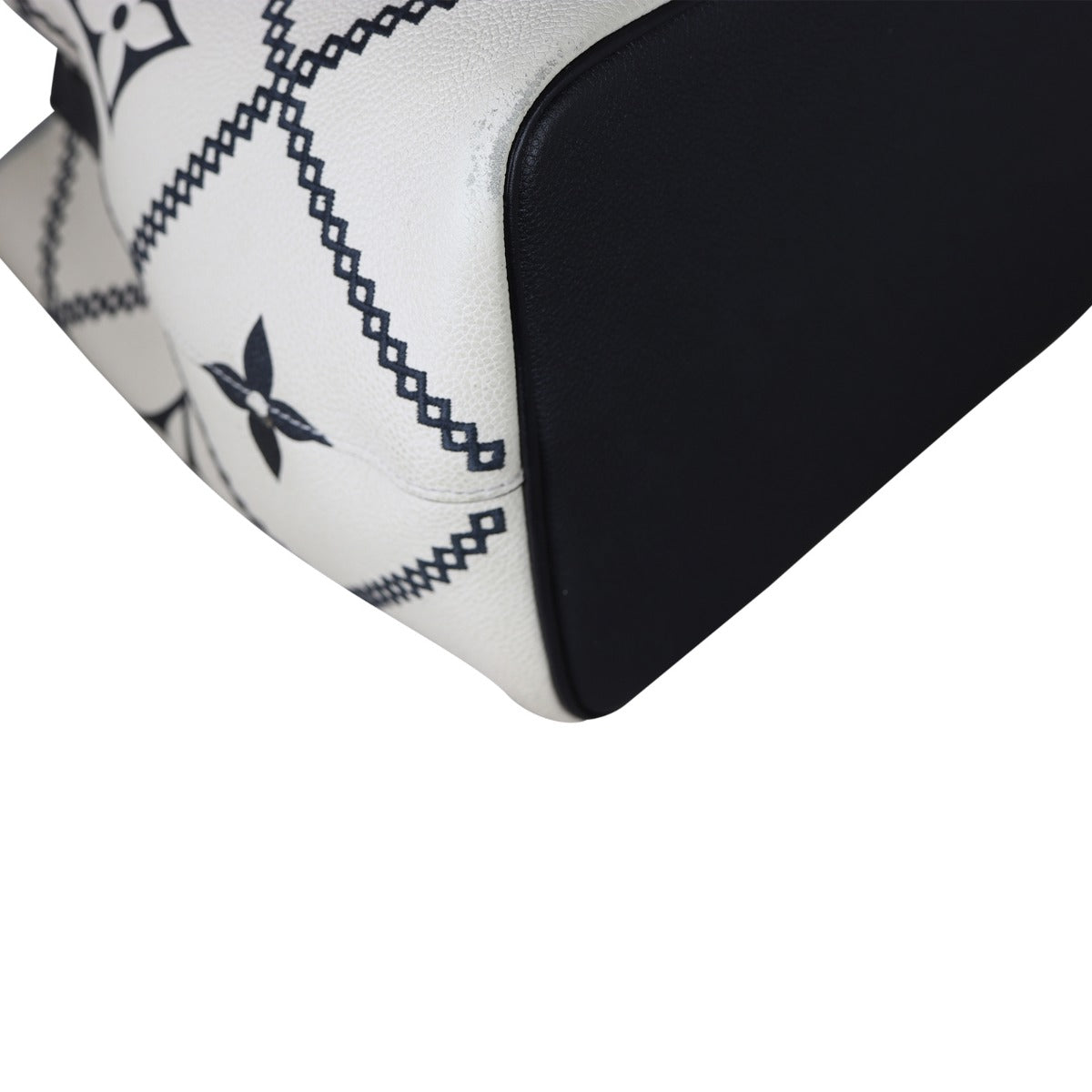 Louis Vuitton NeoNoe MM Monogram Empreinte Giant Broderies