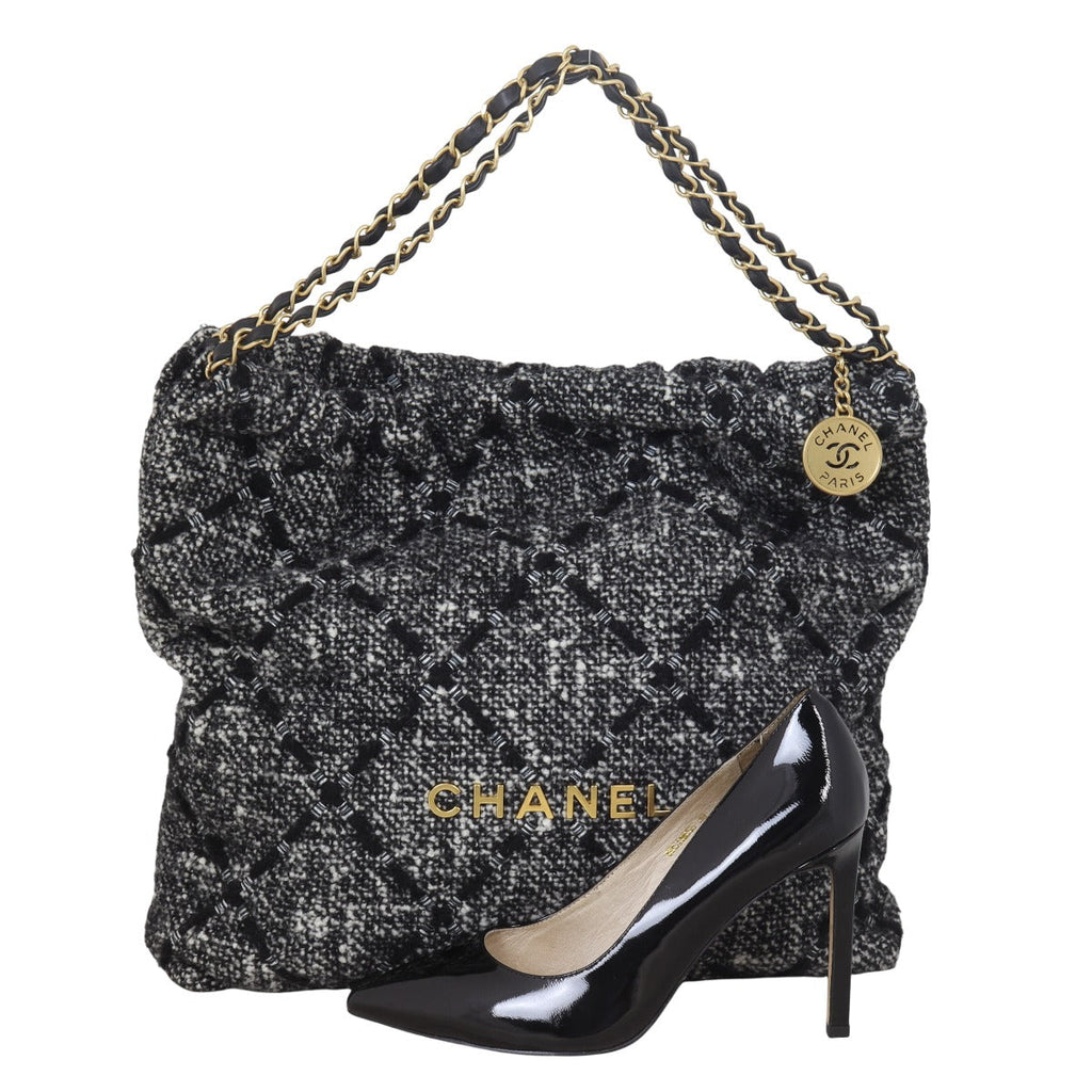 Chanel 22 Hobo Medium Tweed