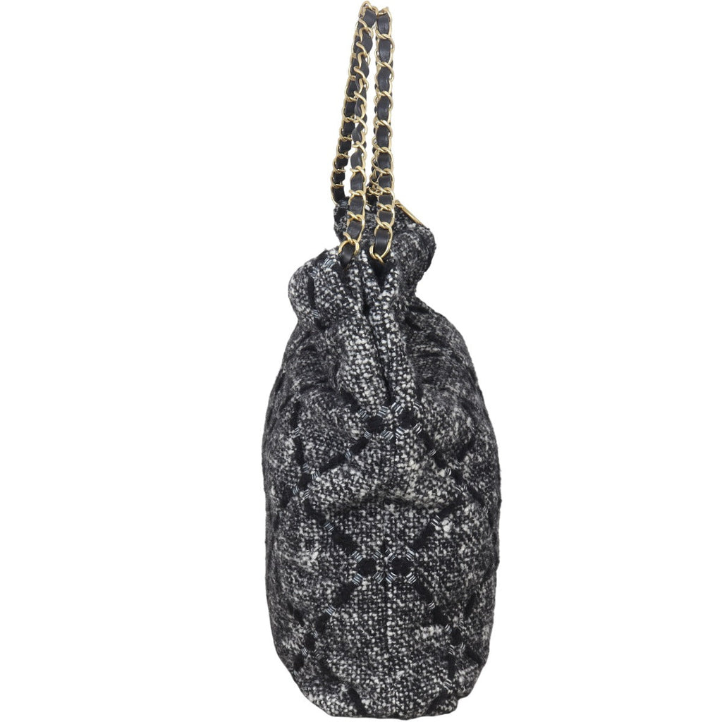 Chanel 22 Hobo Medium Tweed
