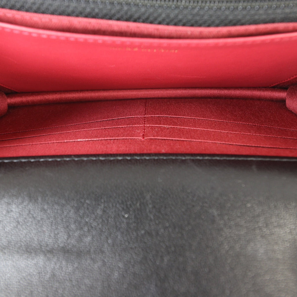 Chanel 19 Wallet On Chain