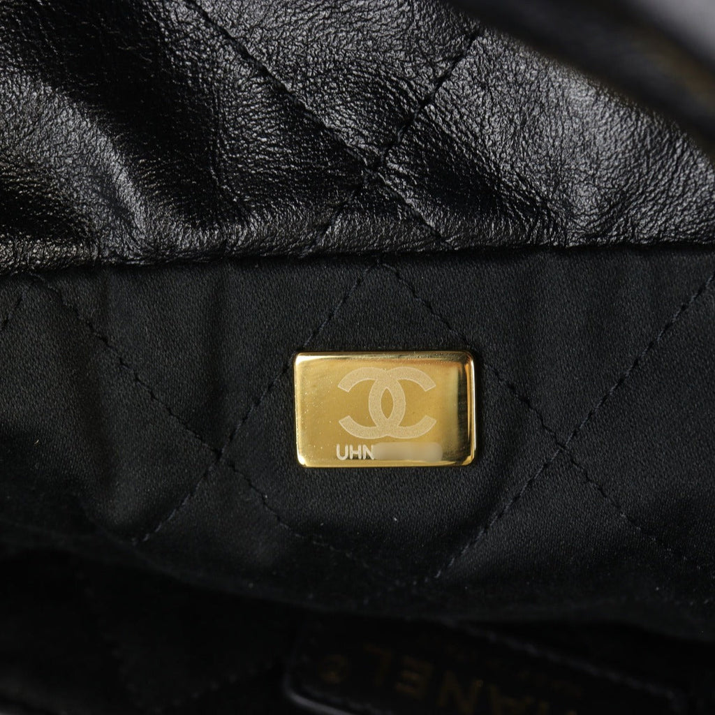 Chanel 22 Hobo Medium