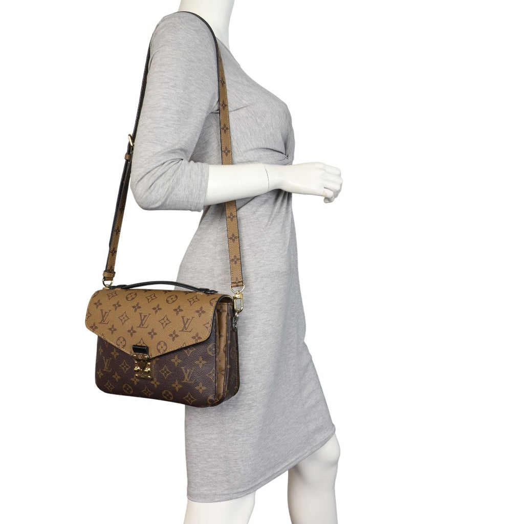Louis Vuitton Pochette Metis Monogram Reverse