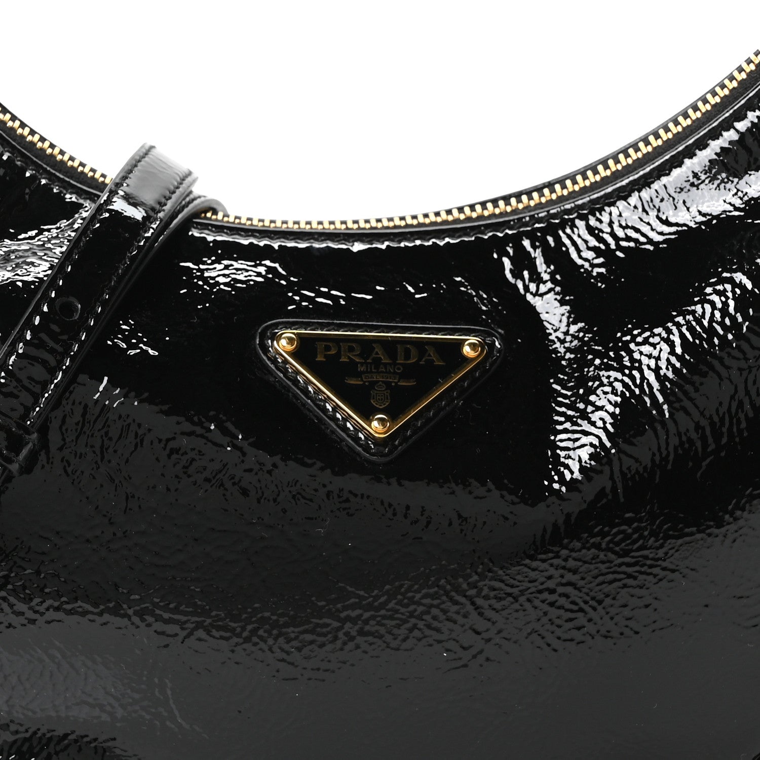 Patent Naplak Arque Shoulder Bag Black