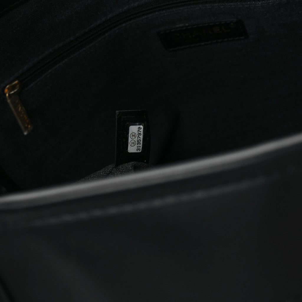 Calfskin Medium Deauville Tote Black