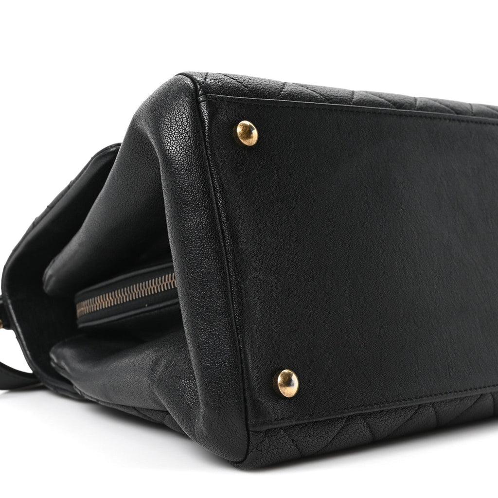 Shiny Sheepskin Quilted Large Trapezio Flap Black