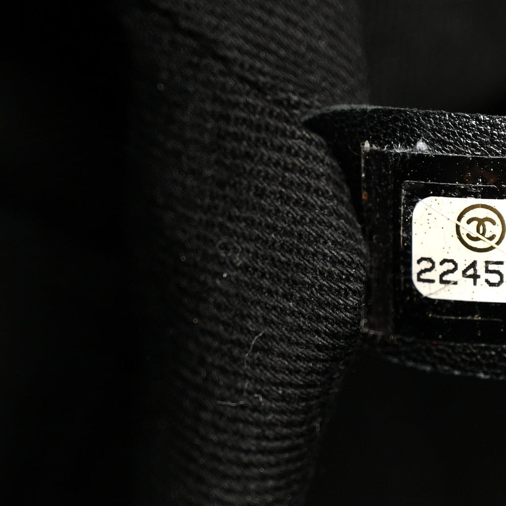 Caviar Quilted Medium CC Bucket Bag Black