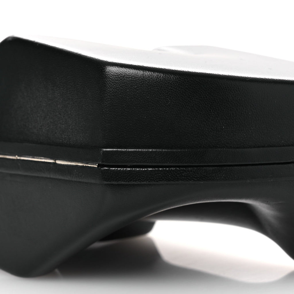Calfskin G Chain Clutch Black