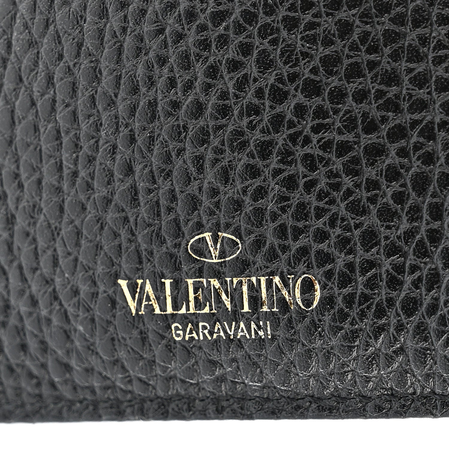 Pebbled Calfskin Rockstud  Holder Black