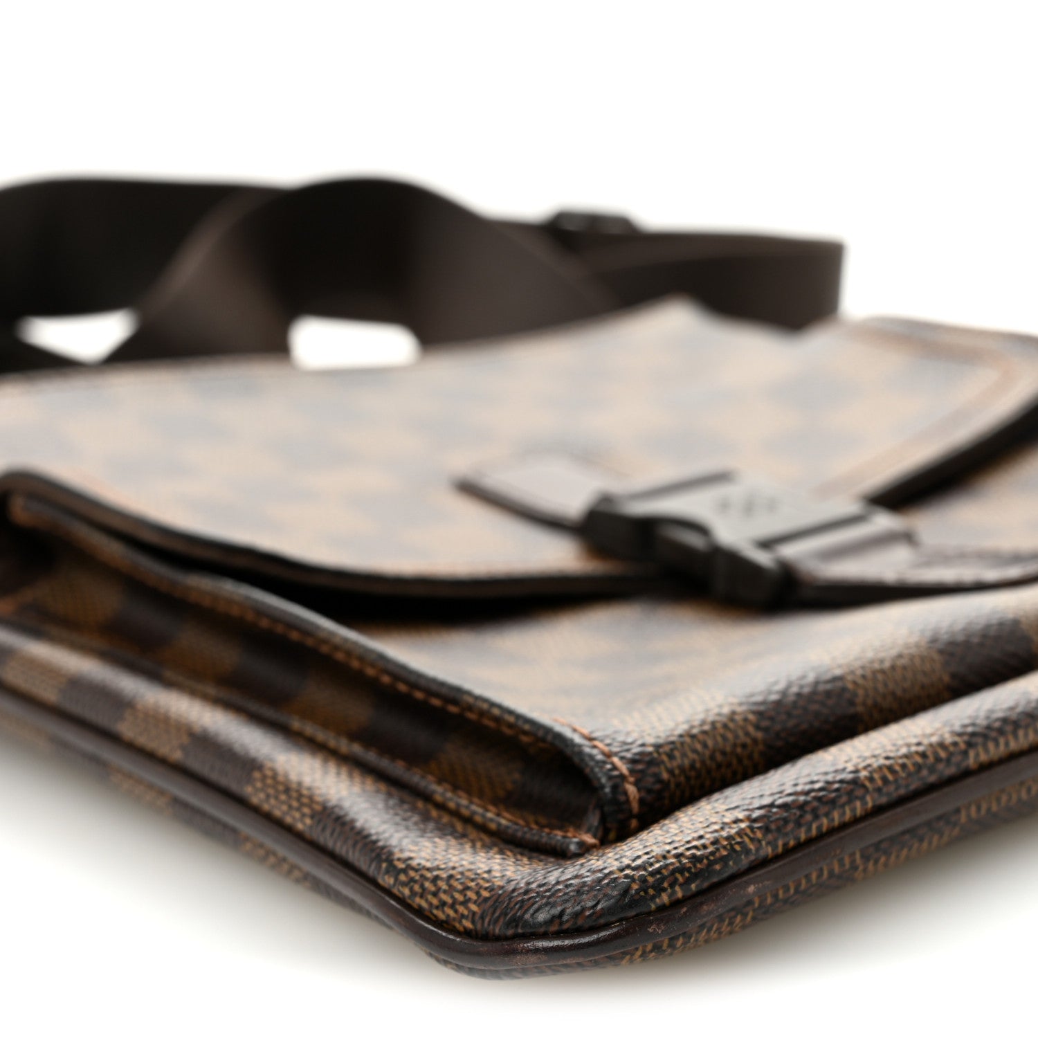 Damier Ebene Pochette Melville