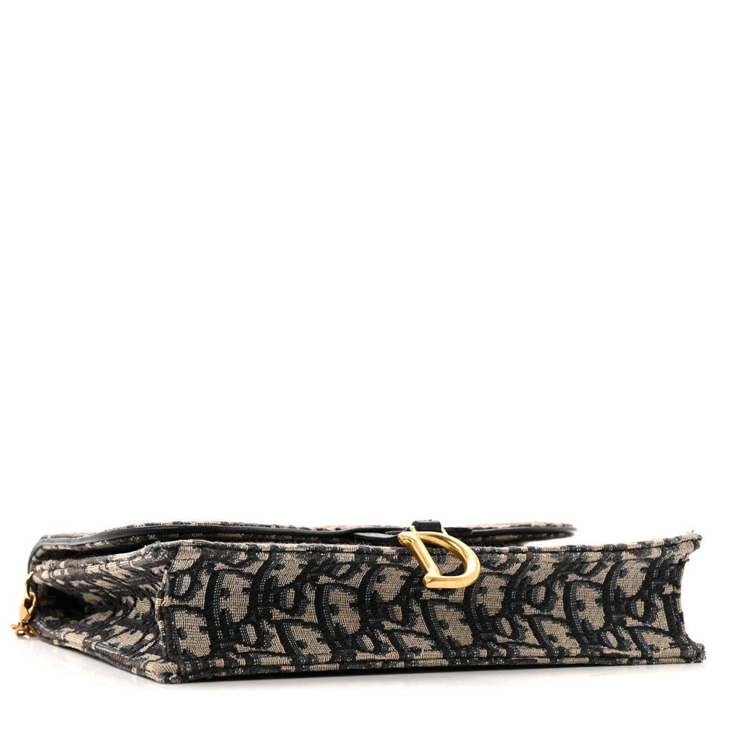 Oblique Saddle Chain Pouch Blue