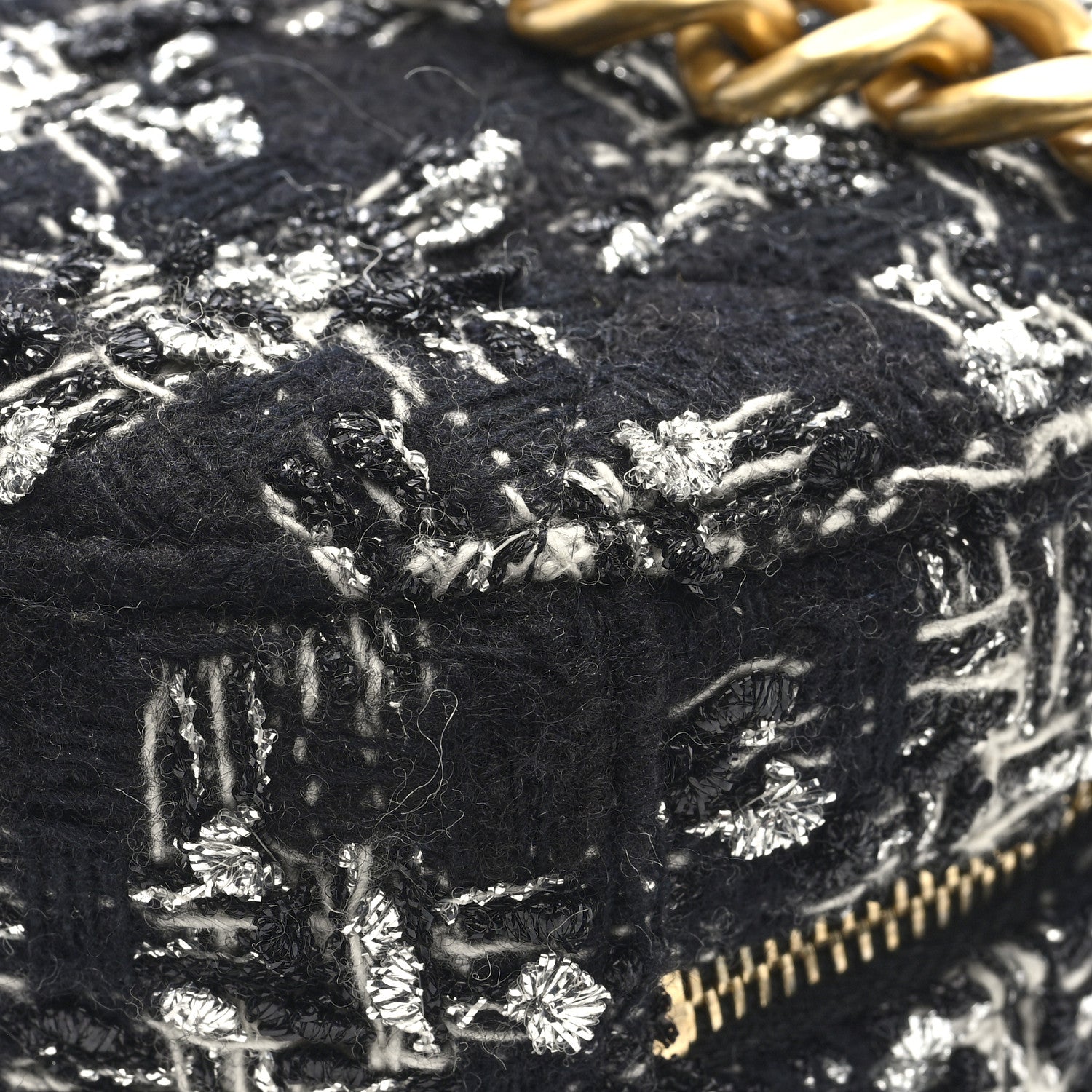 Tweed Quilted 19 Round Clutch With Chain Black White