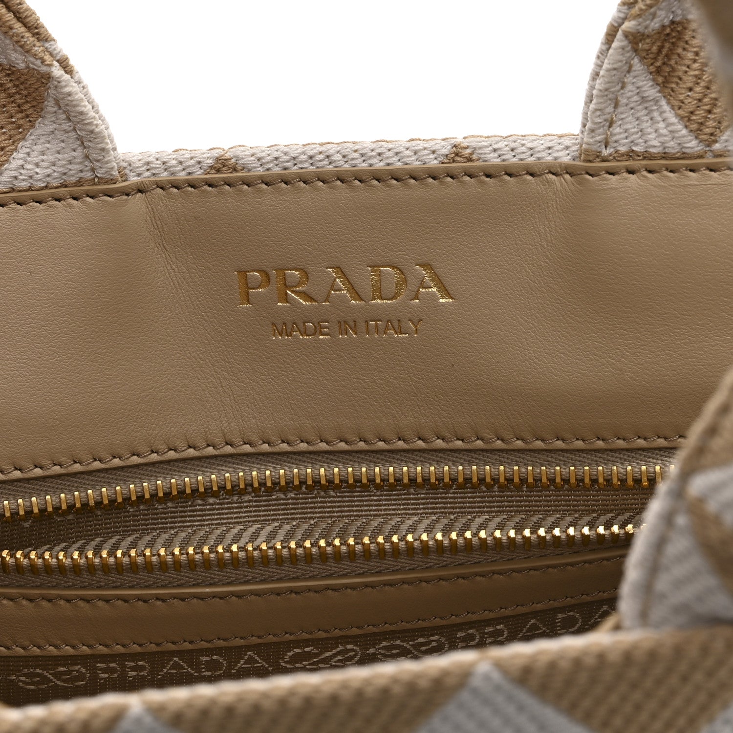 Jacquard Saffiano Triangolo Symbole Embroidered Small Tote Corda Talco