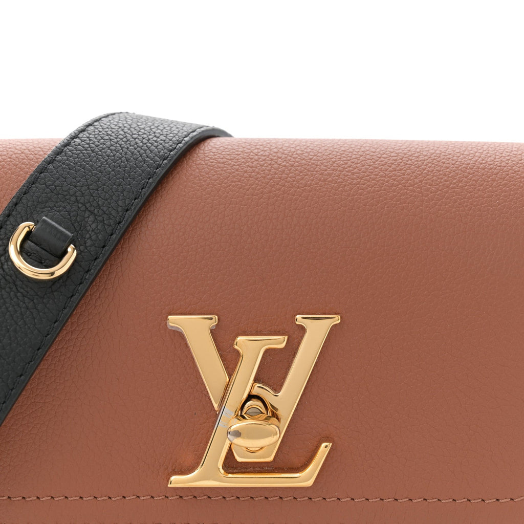 Grained Calfskin Lockme Tender Chataigne Brown