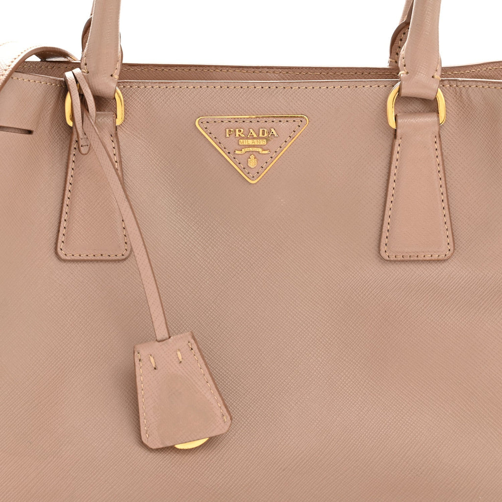 Saffiano Lux Medium Tote Cammeo
