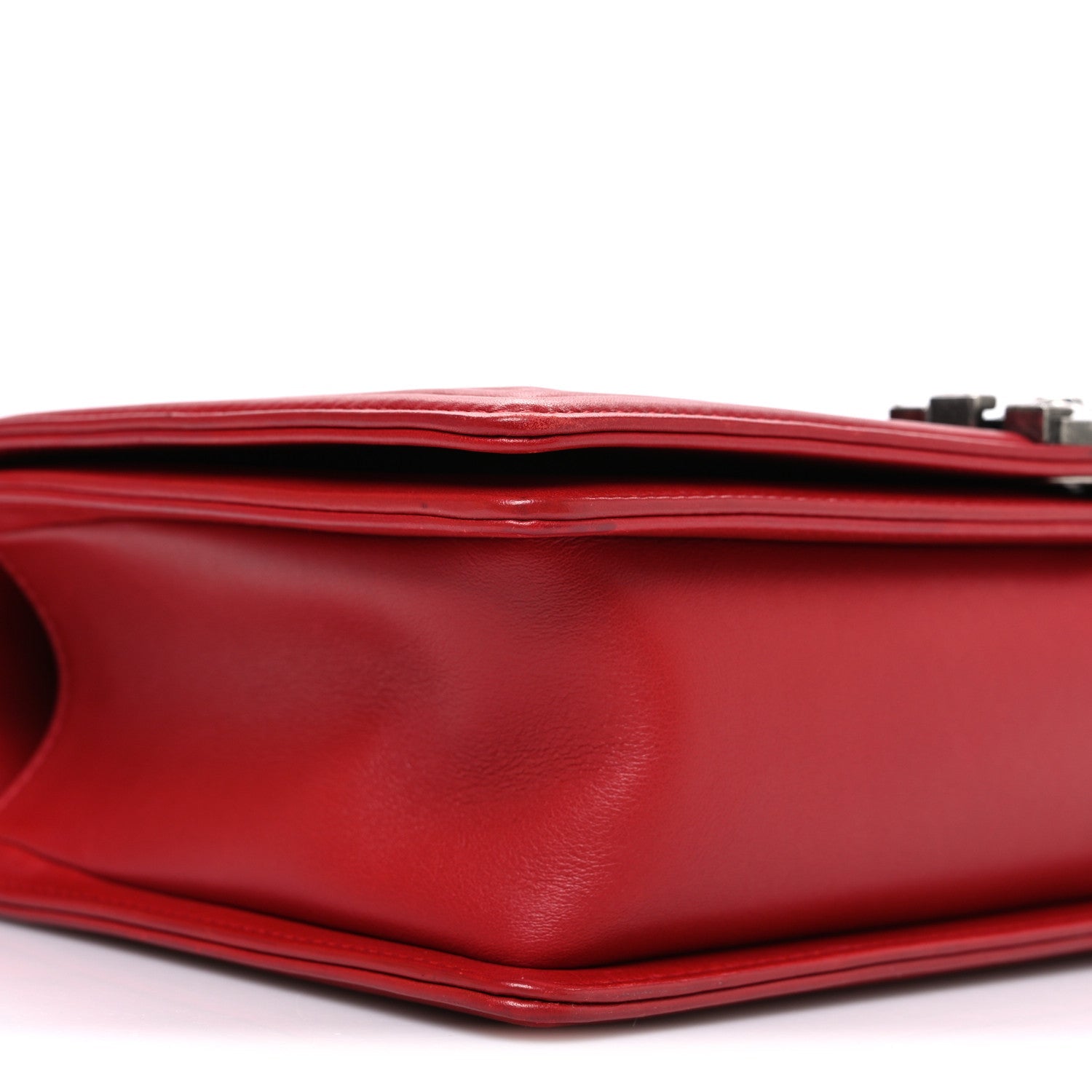 Lambskin Quilted New Medium Boy Flap Red