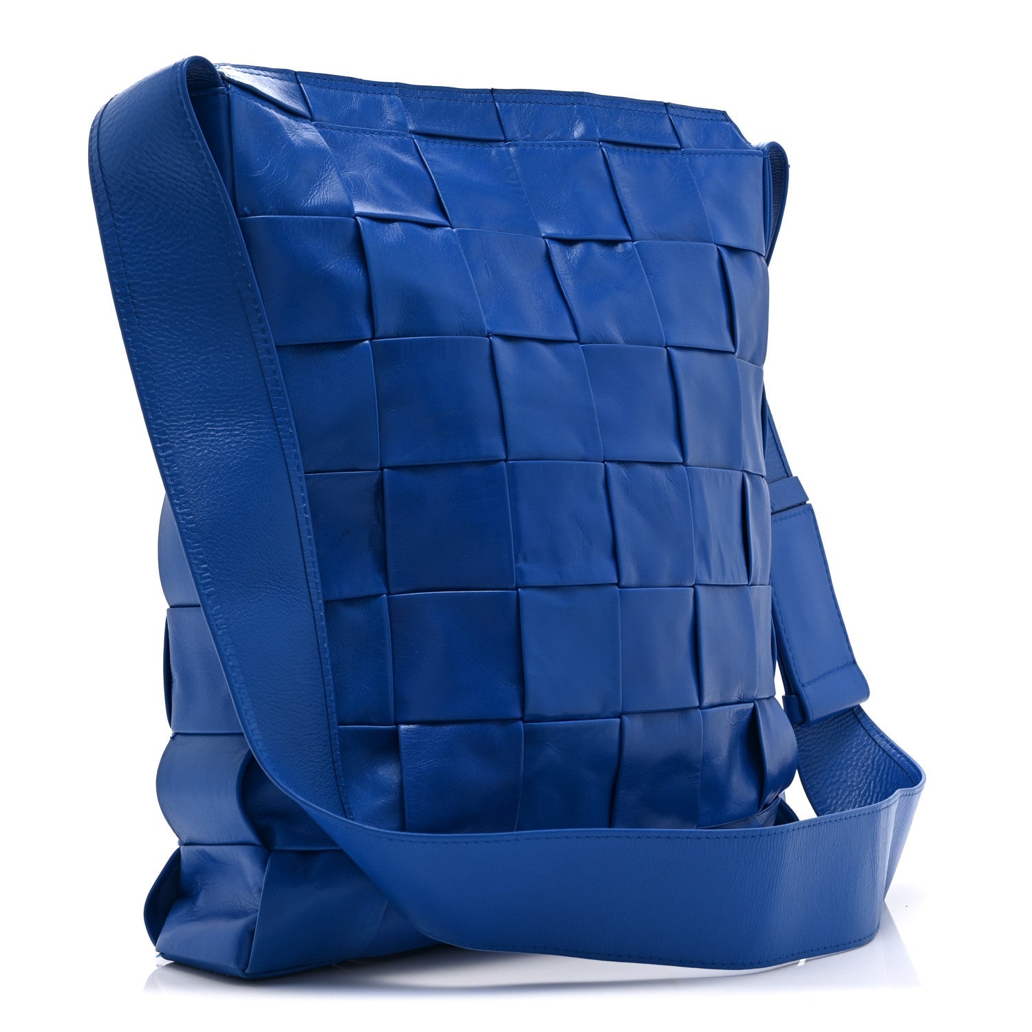 Paper Calfskin Maxi Intrecciato Cassette Messenger Blue