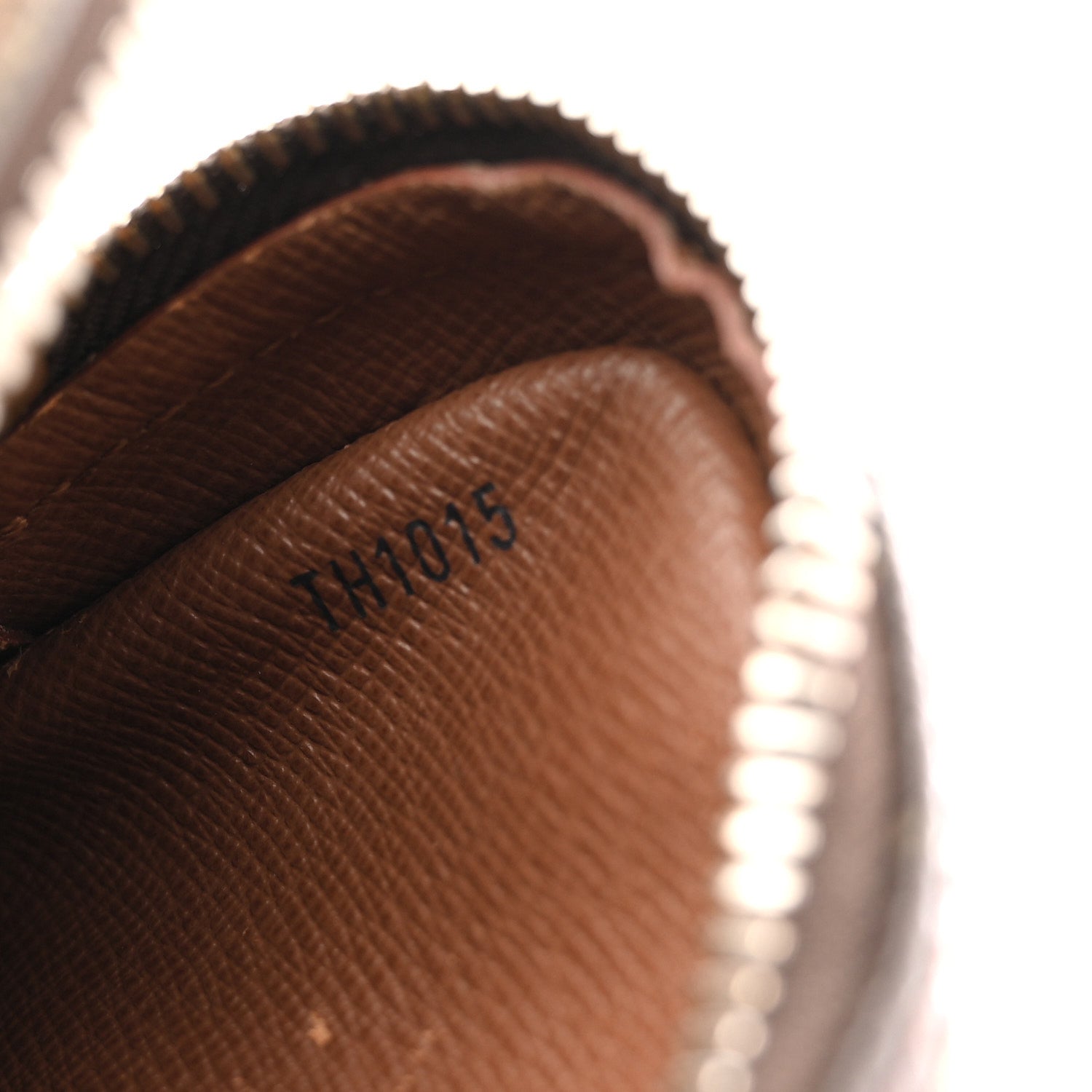 Monogram Amazone