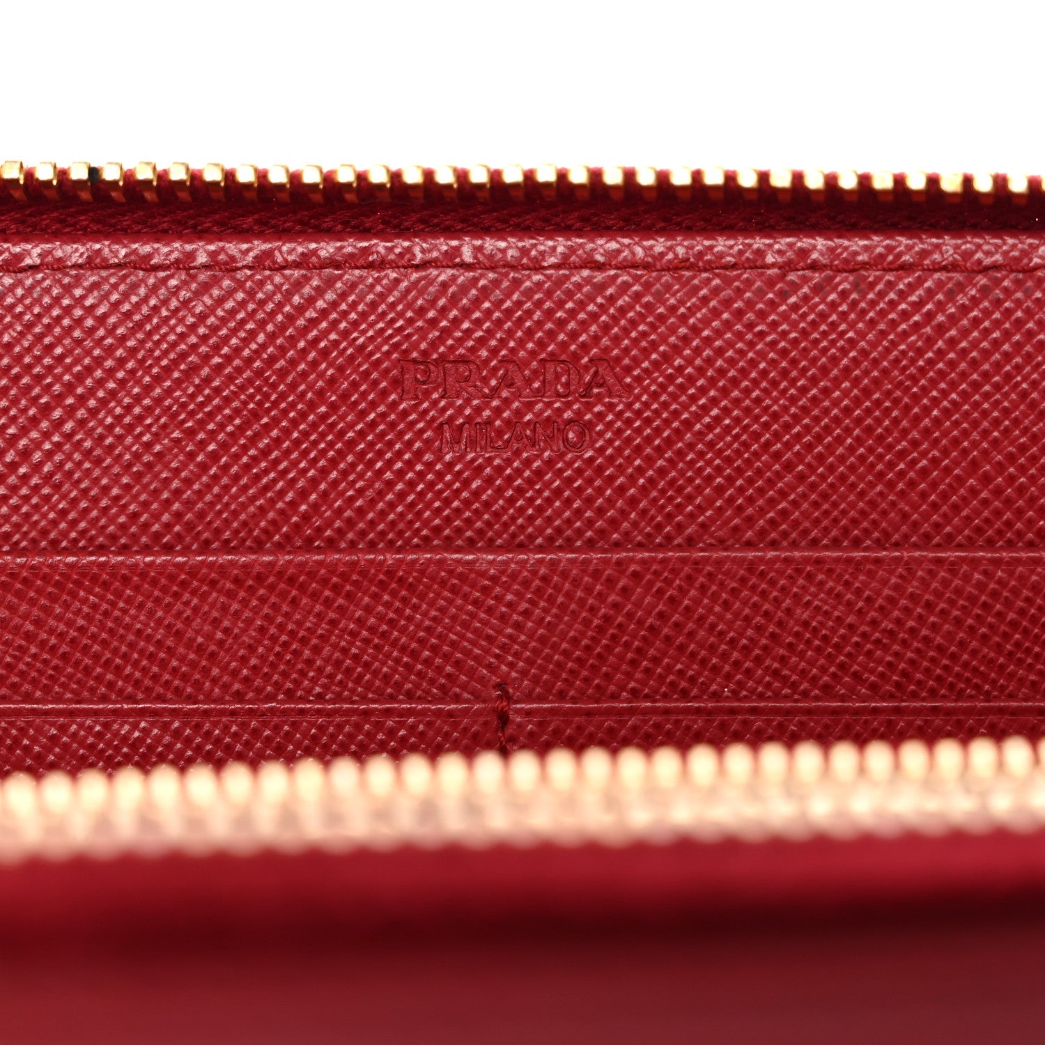 Saffiano Triangle Zip Around Wallet Fuoco