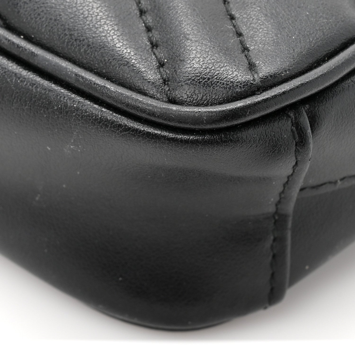 Calfskin Matelasse Mini GG Marmont Crossbody Bag Black