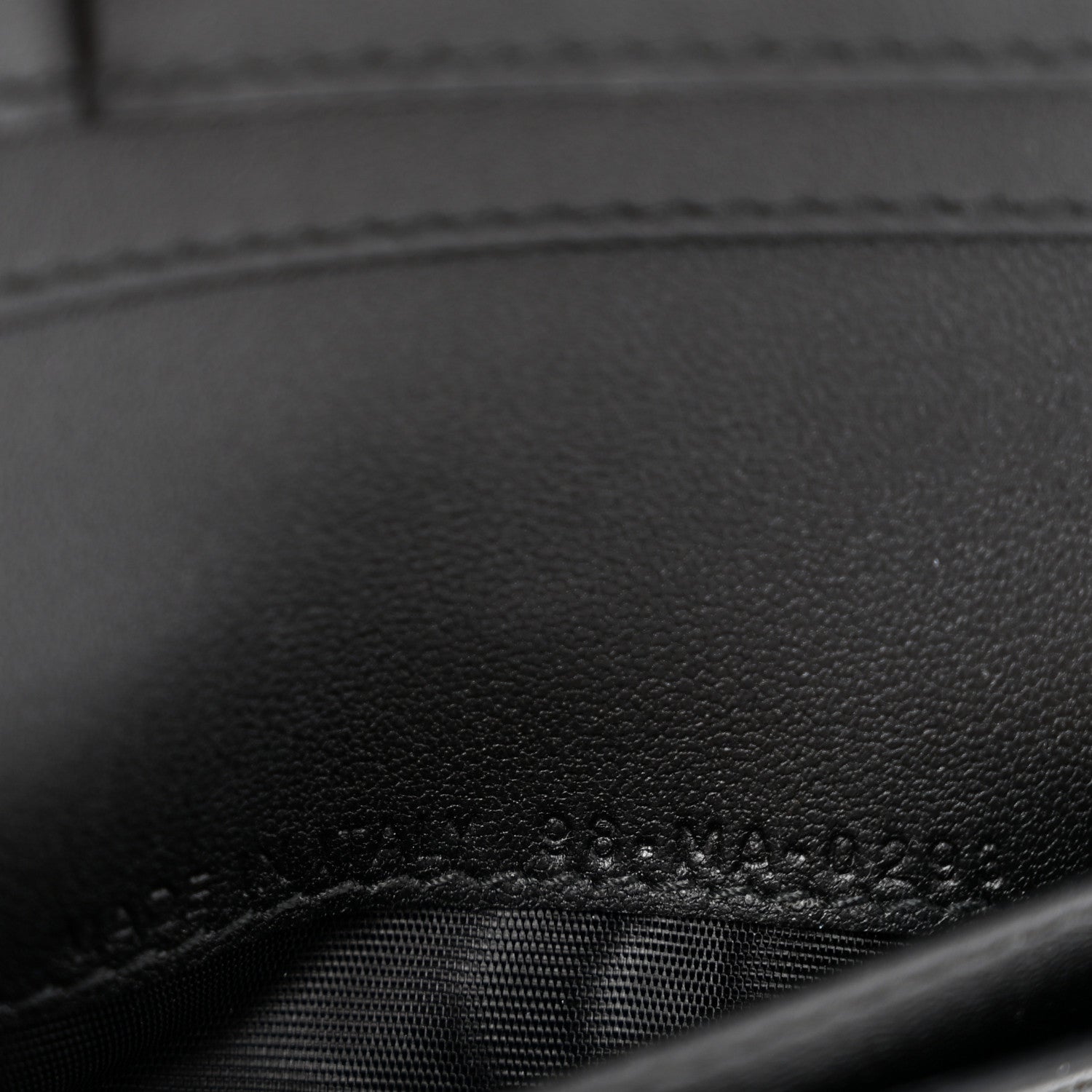 Grained Calfskin Supple Cannage Caro Dahlia Wallet Black