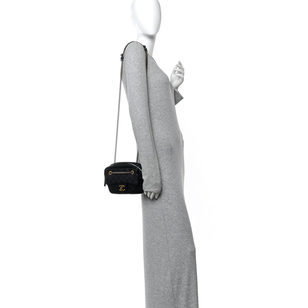 Sheepskin Quilted Trapezio Camera Case Black