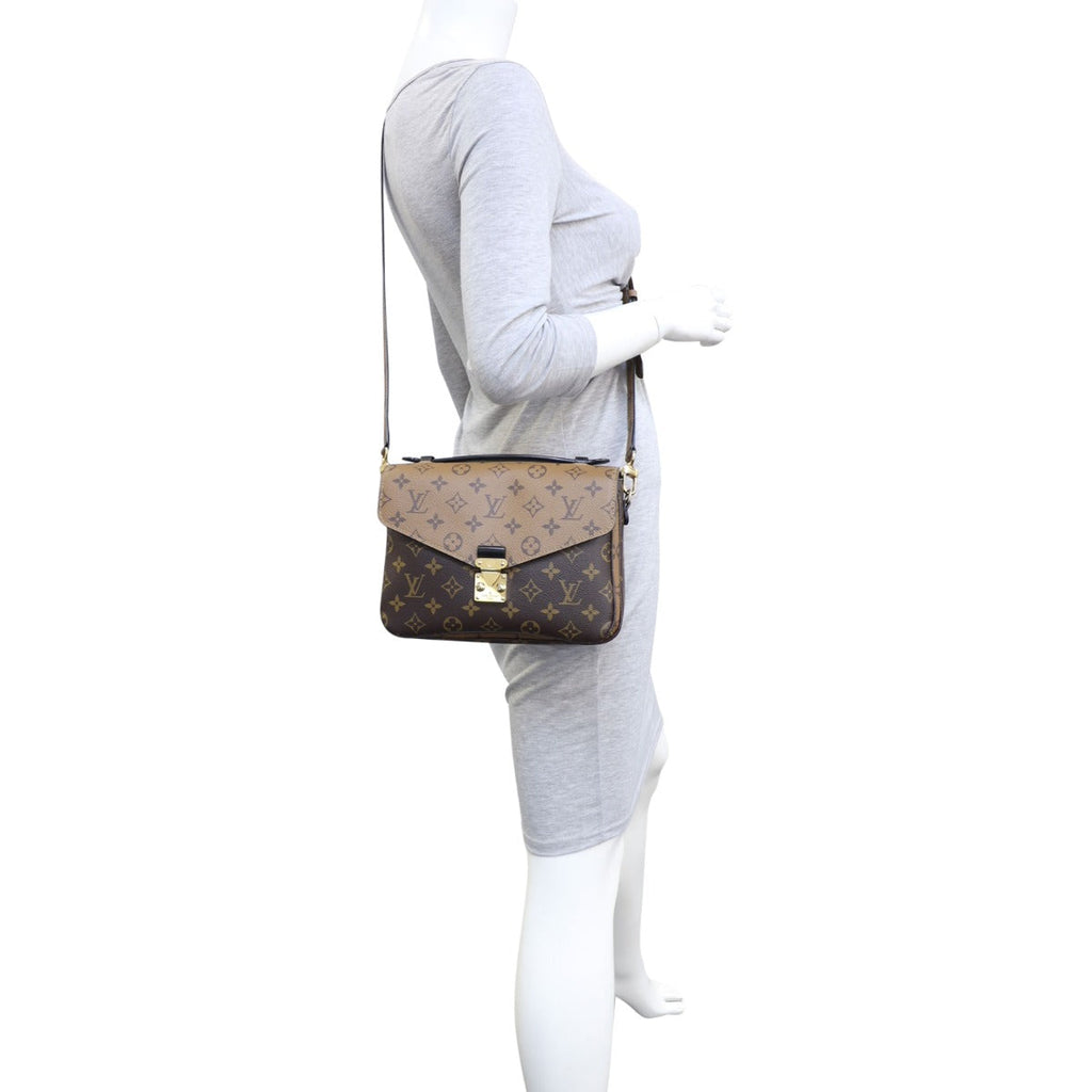 Louis Vuitton Pochette Metis Monogram Reverse