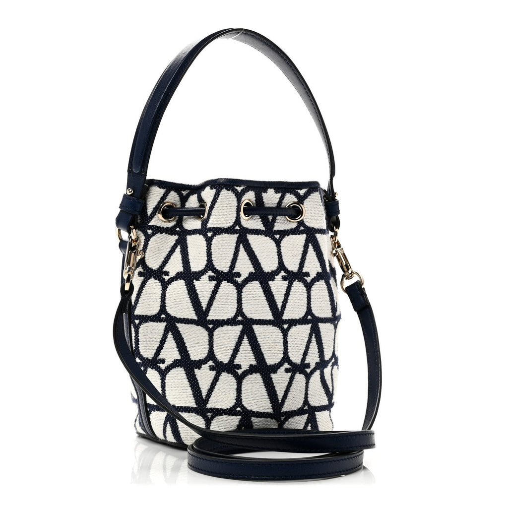 Toile Iconographe Nappa Mini Vlogo Signature Bucket Bag White Worker