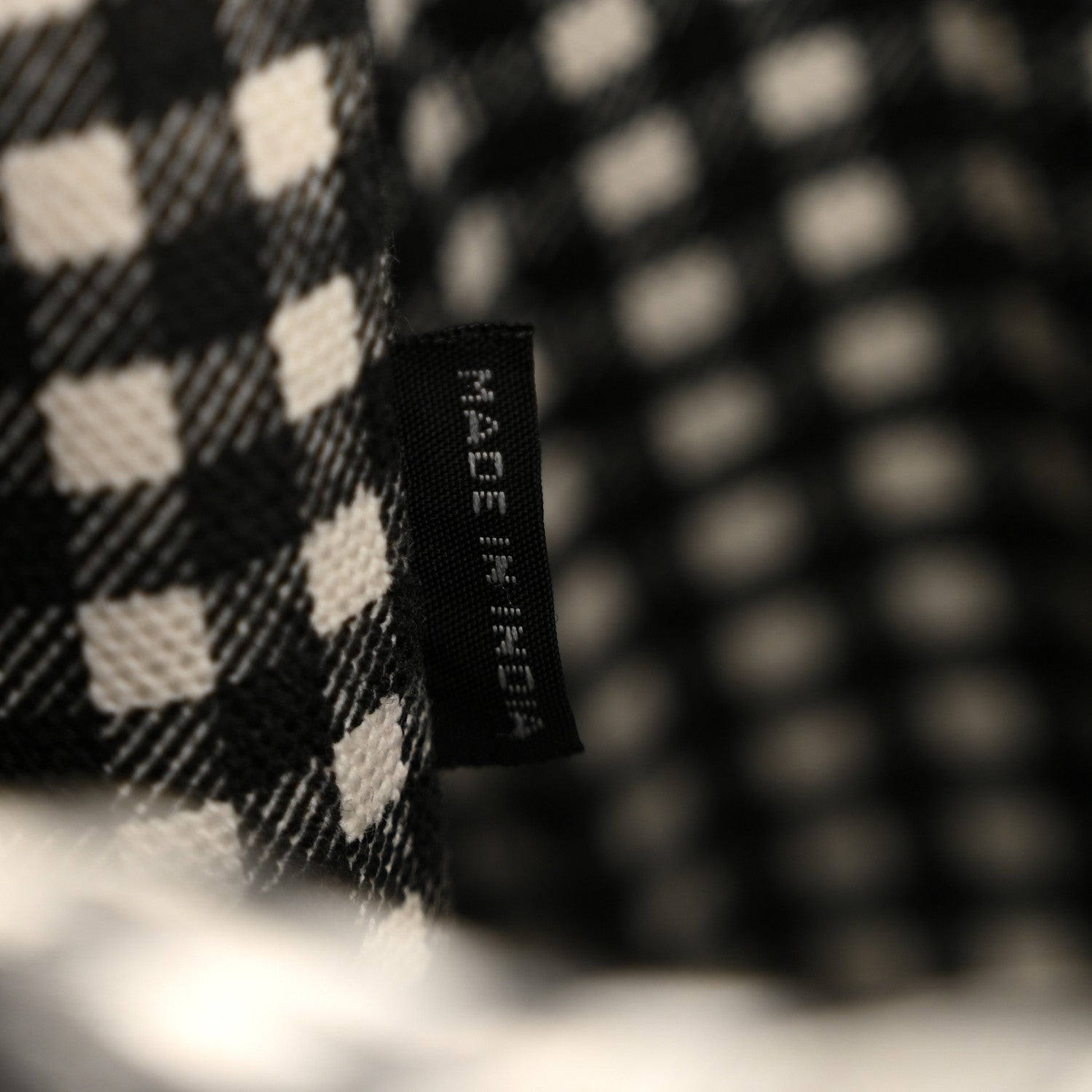 Canapa Small Logo Tote Black Talco