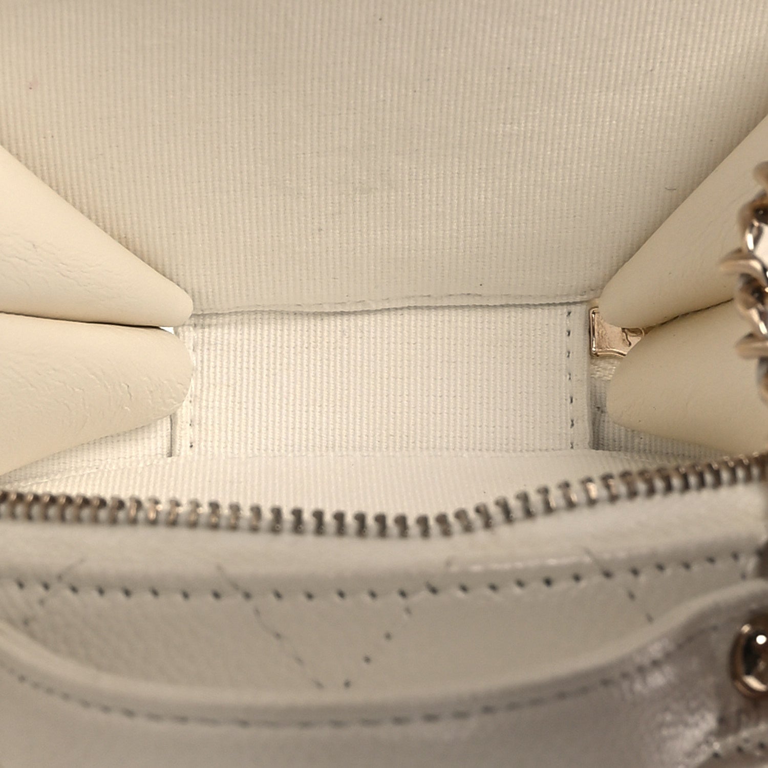 Caviar Quilted Round Handle With Care Vanity With Chain White