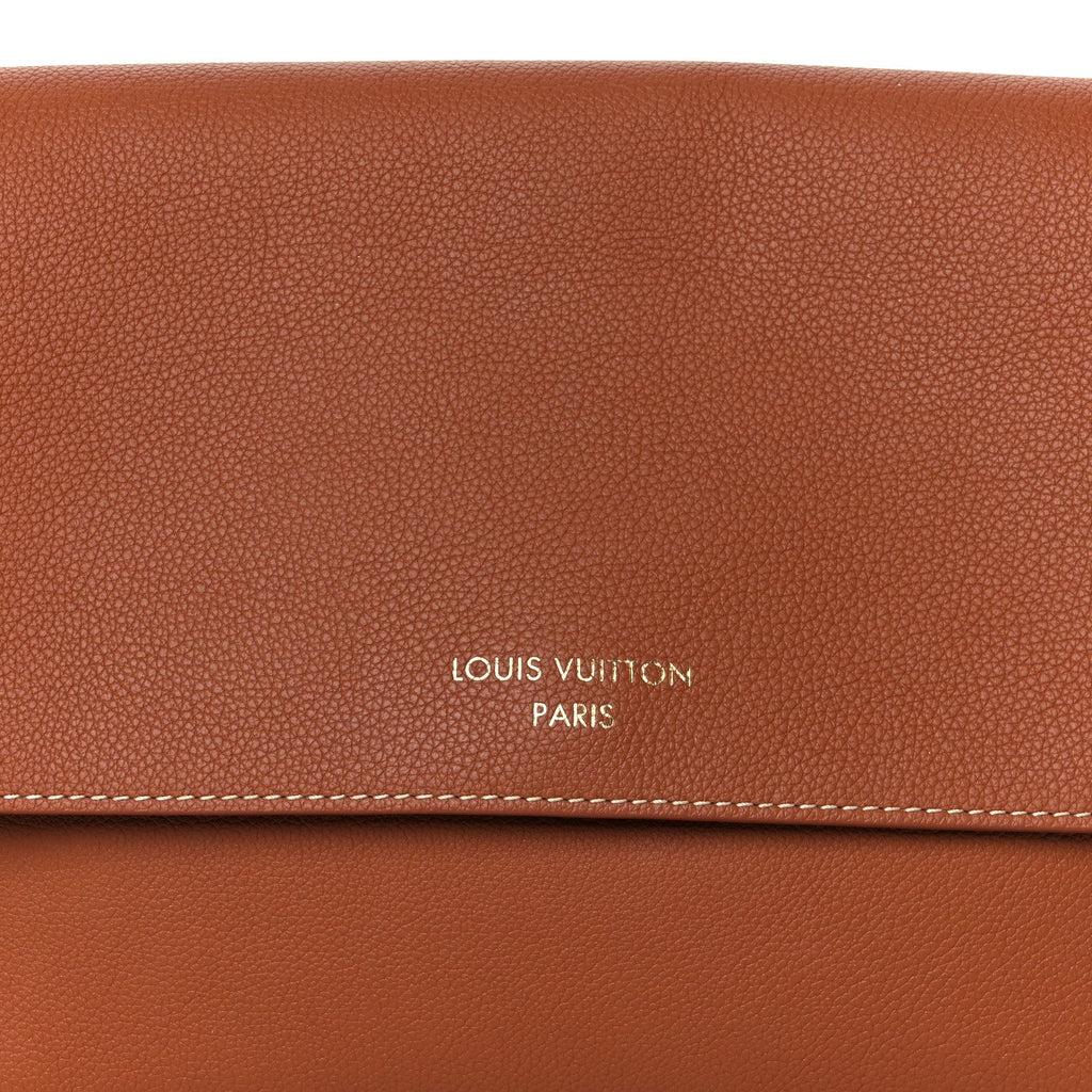 Grained Calfskin Low Key Messenger Cognac