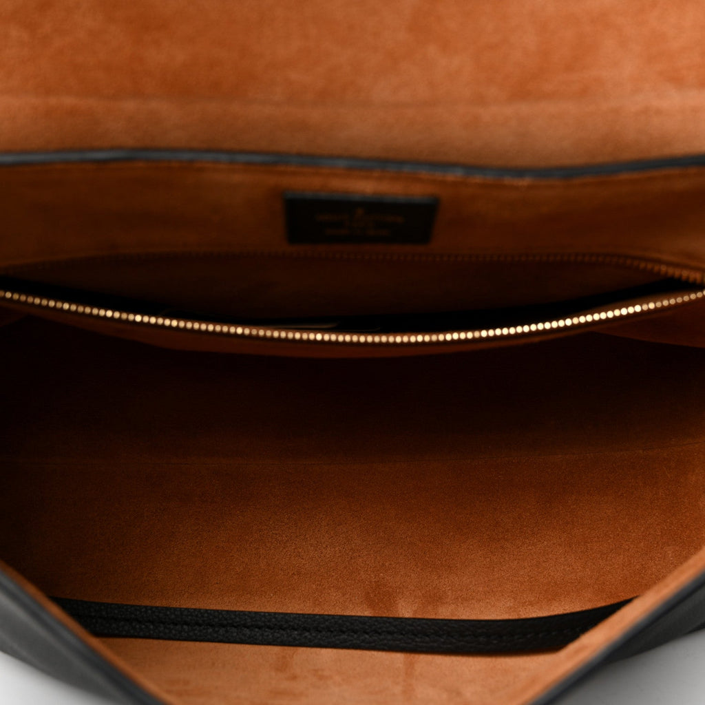 Grained Calfskin Low Key Messenger Black