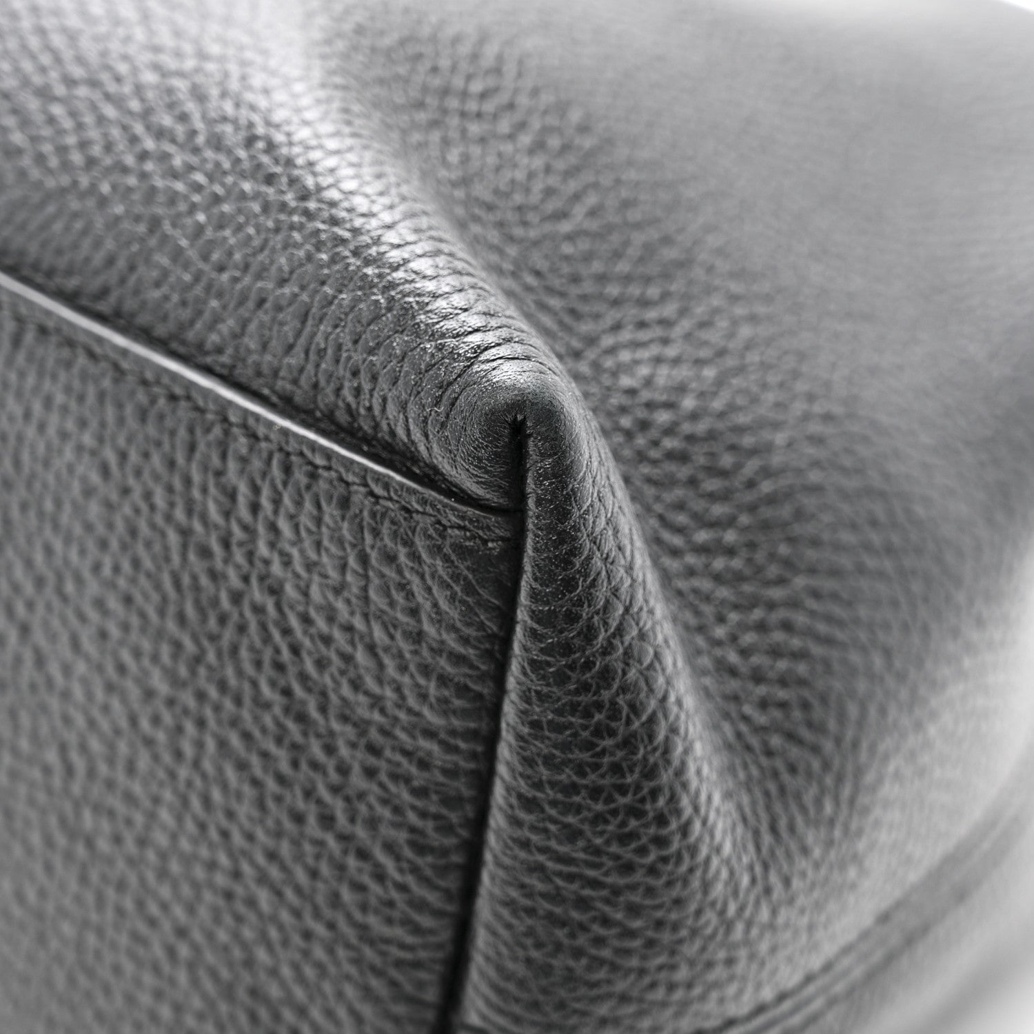 Pebbled Calfskin Medium Soho Chain Shoulder Bag Black