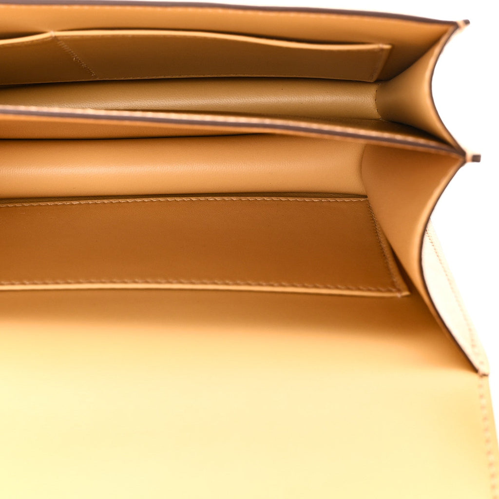 Metallic Chevre Chamkilight Constance 18 Dore
