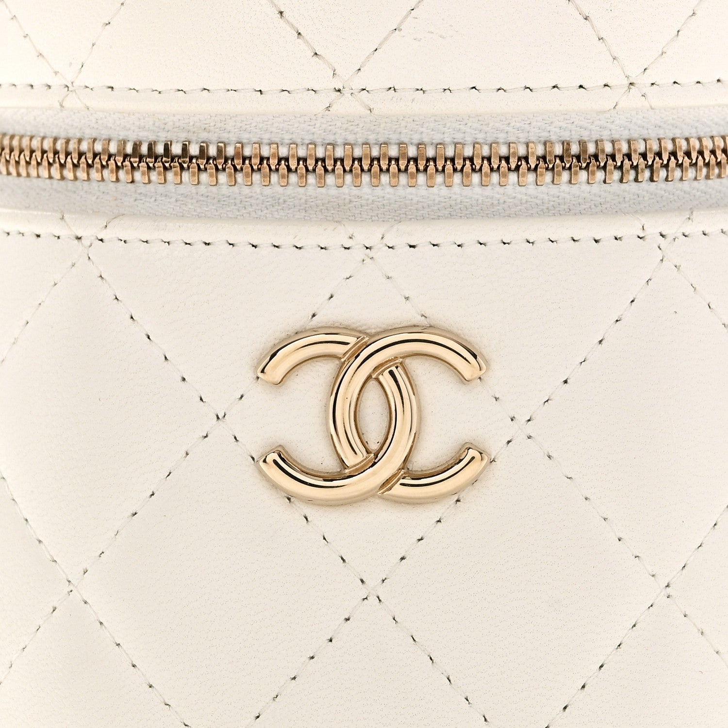 Lambskin Quilted Ruched Handle Vanity Case White