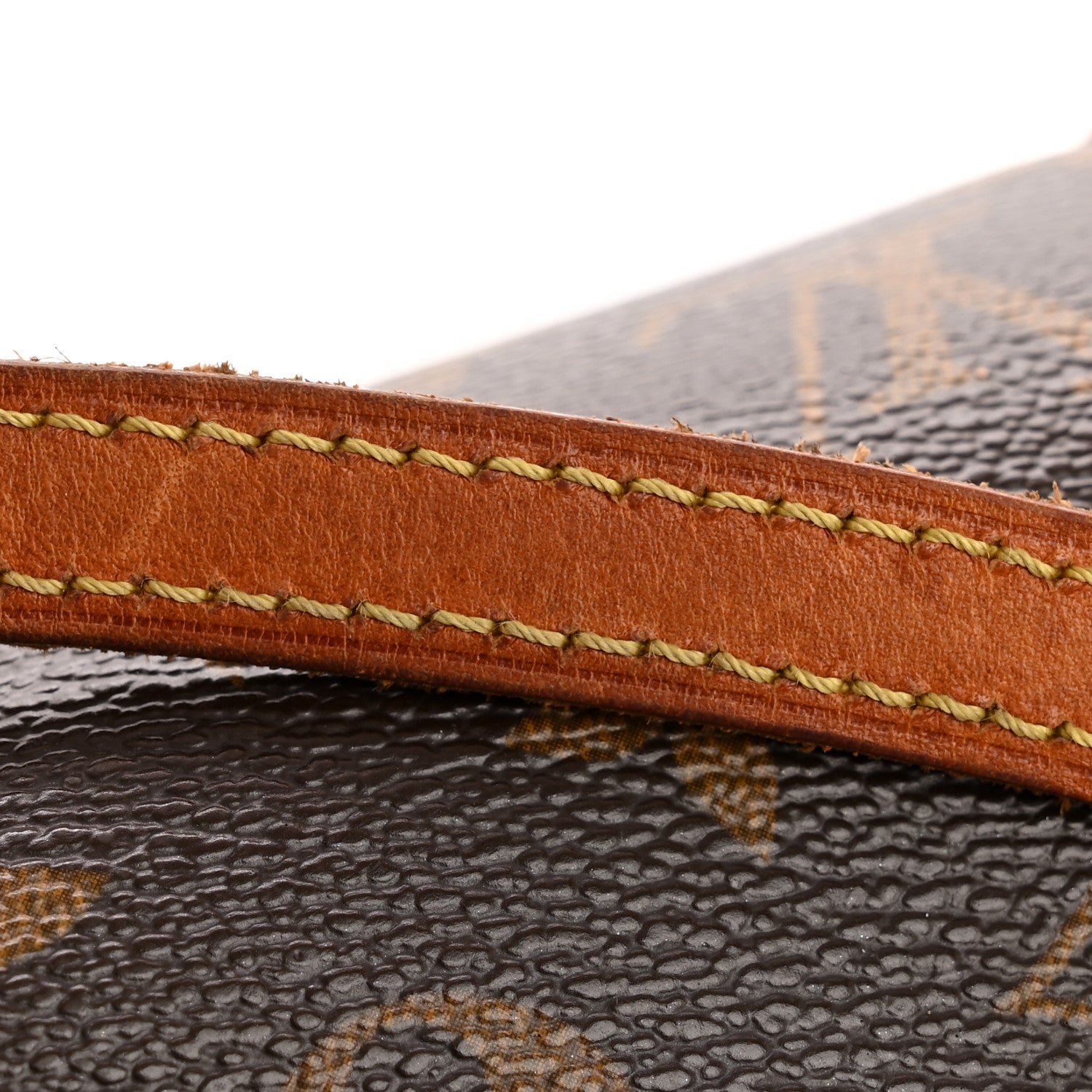Monogram Papillon 26