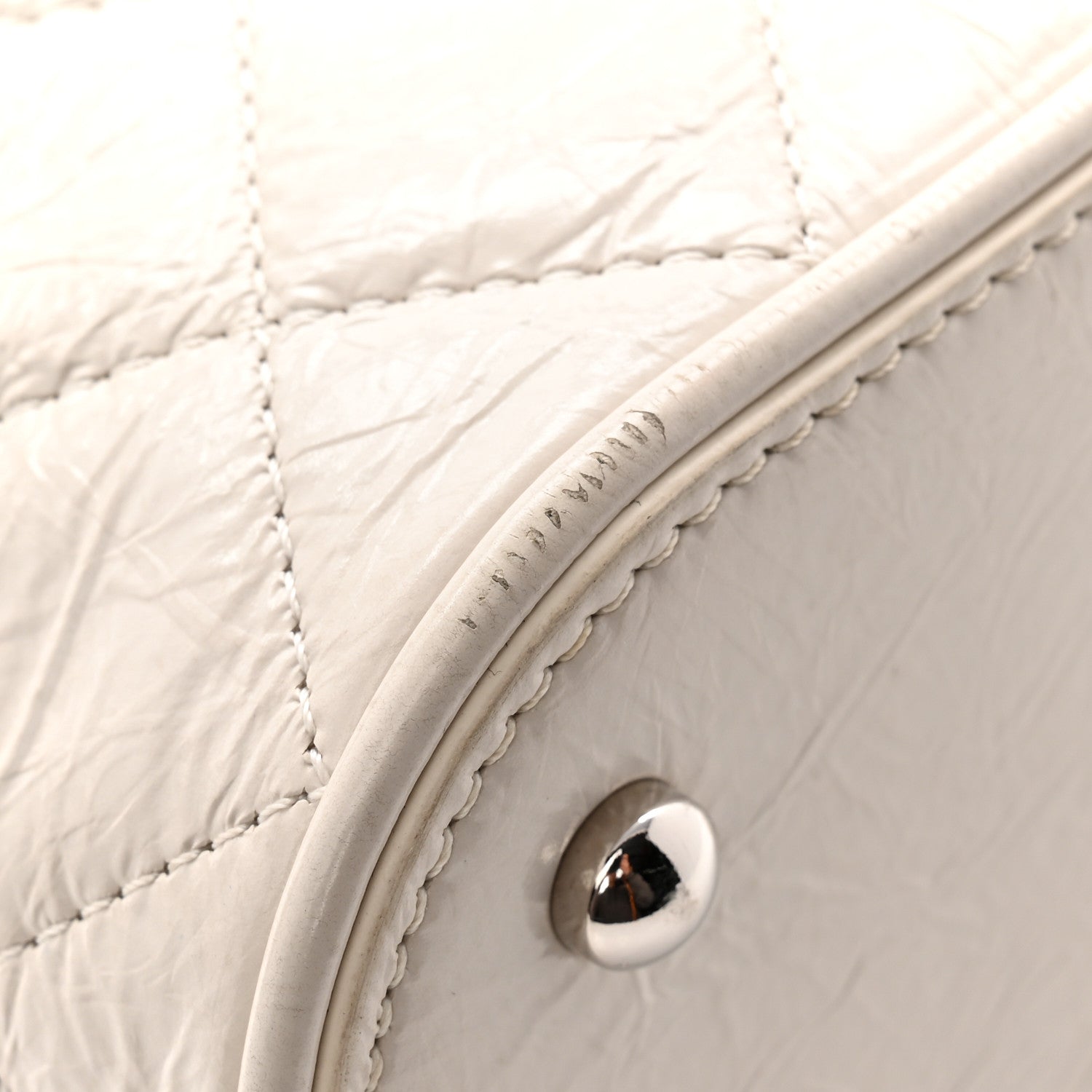 Crumpled Calfskin PVC Quilted Flap White
