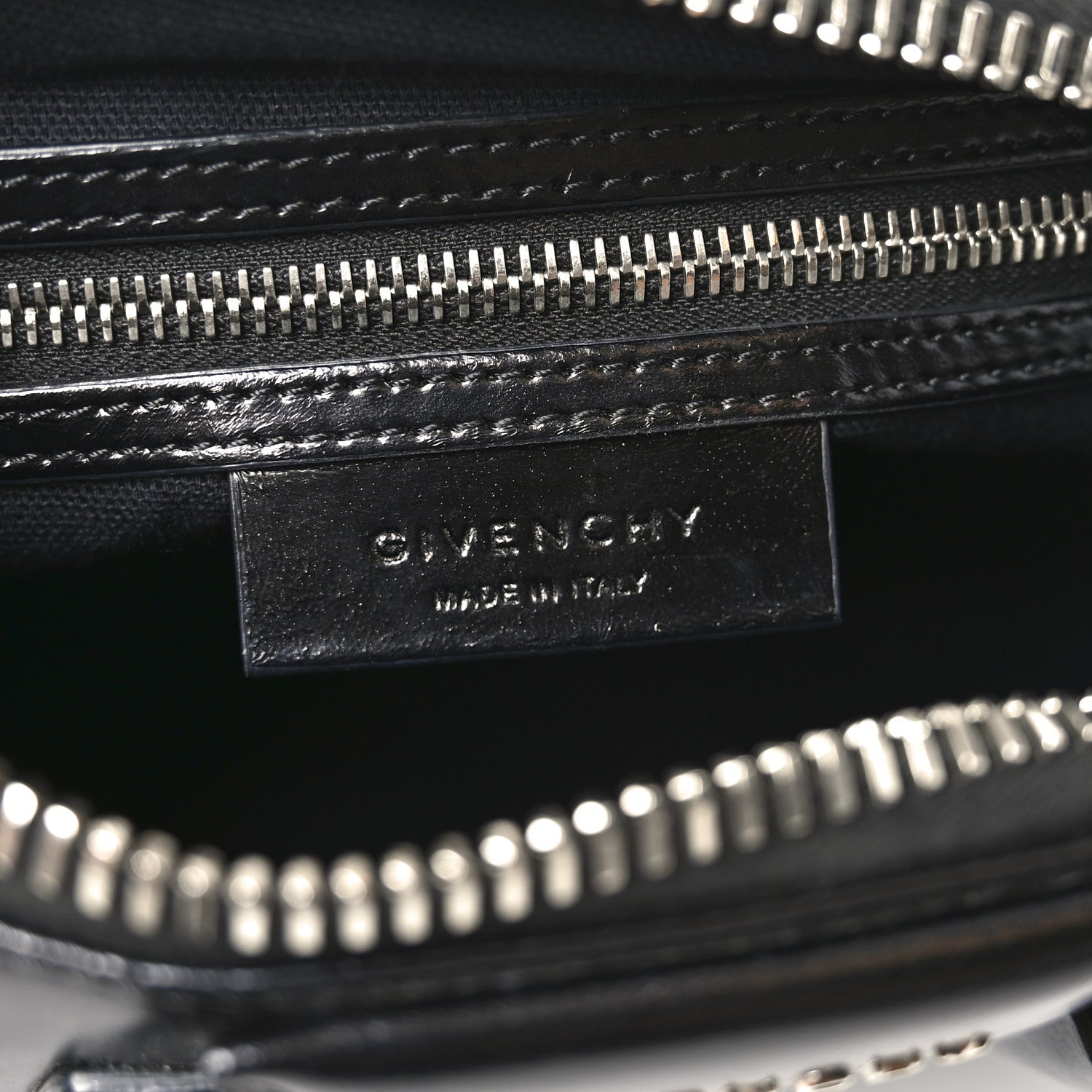 Shiny Lord Calfskin Mini Antigona Black
