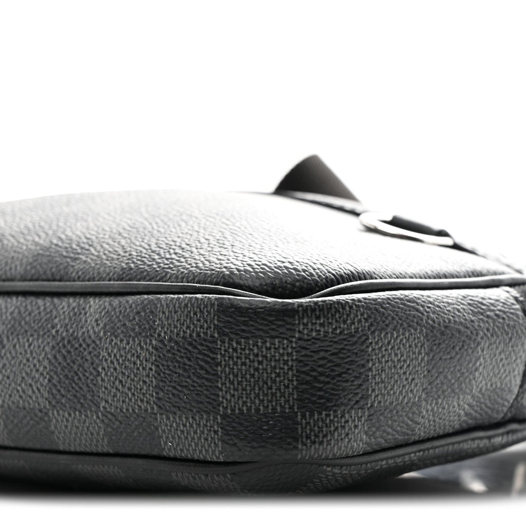 Damier Graphite Scott Messenger