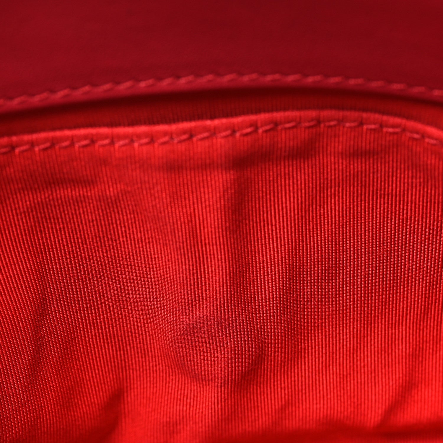 Calfskin Small Tramezzo Flap Red