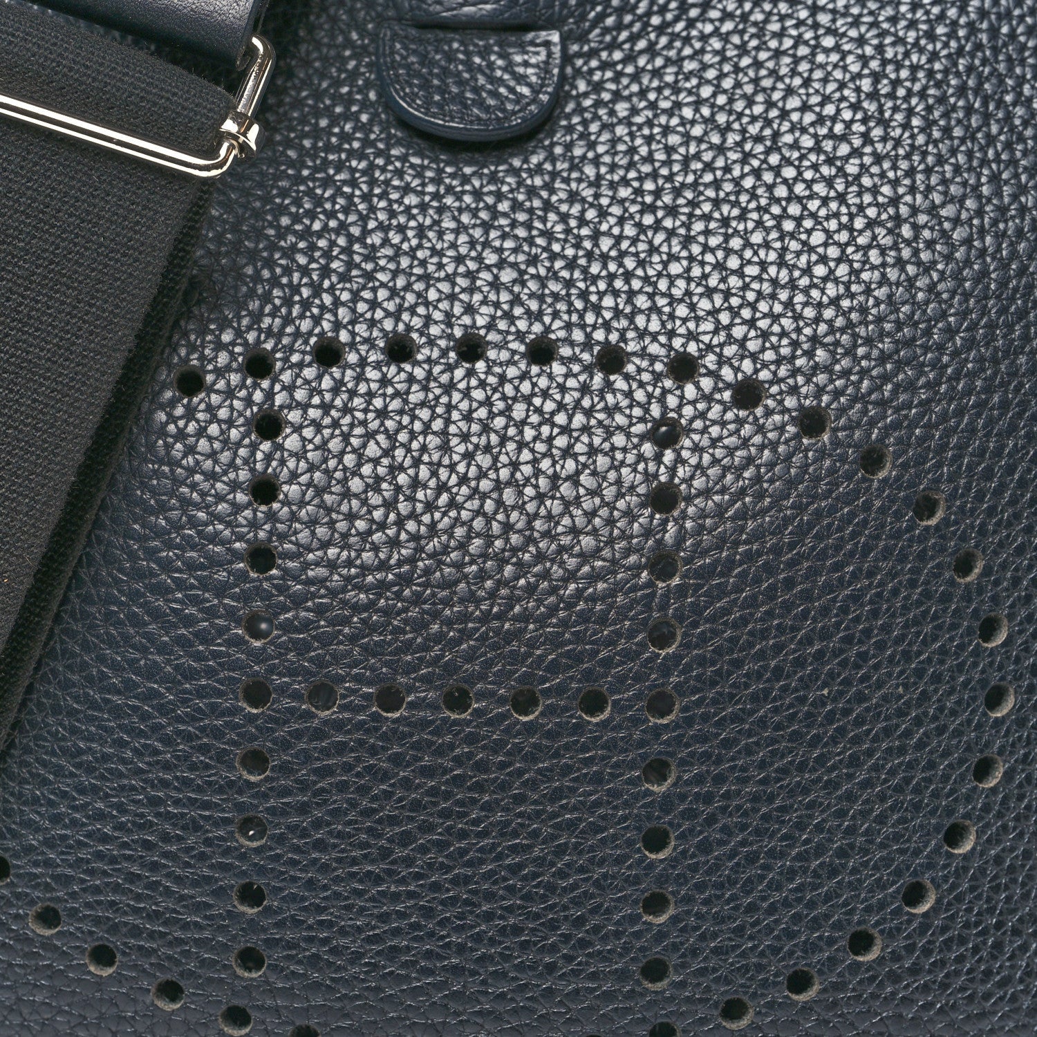 Taurillon Clemence Evelyne III PM Black