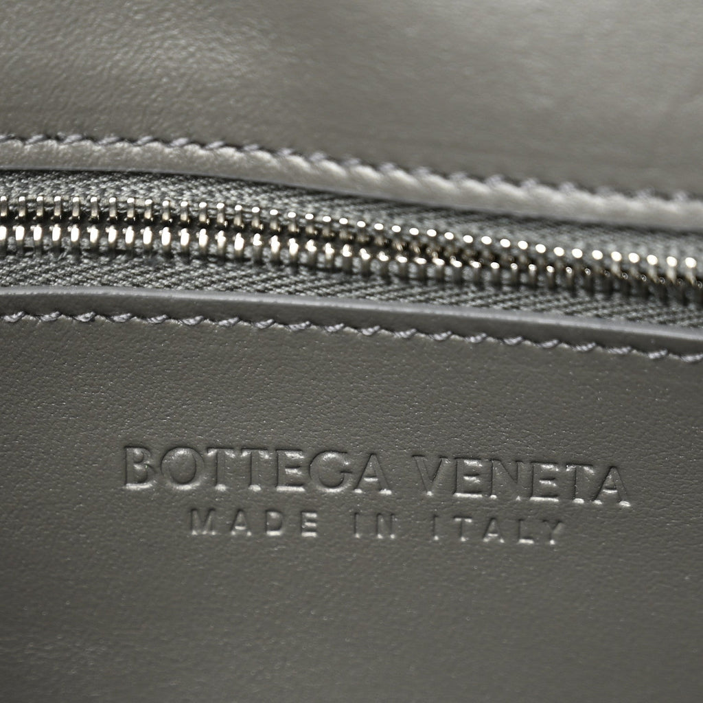 Calfskin Maxi Intrecciato Versatile Cassette Bag Thunder