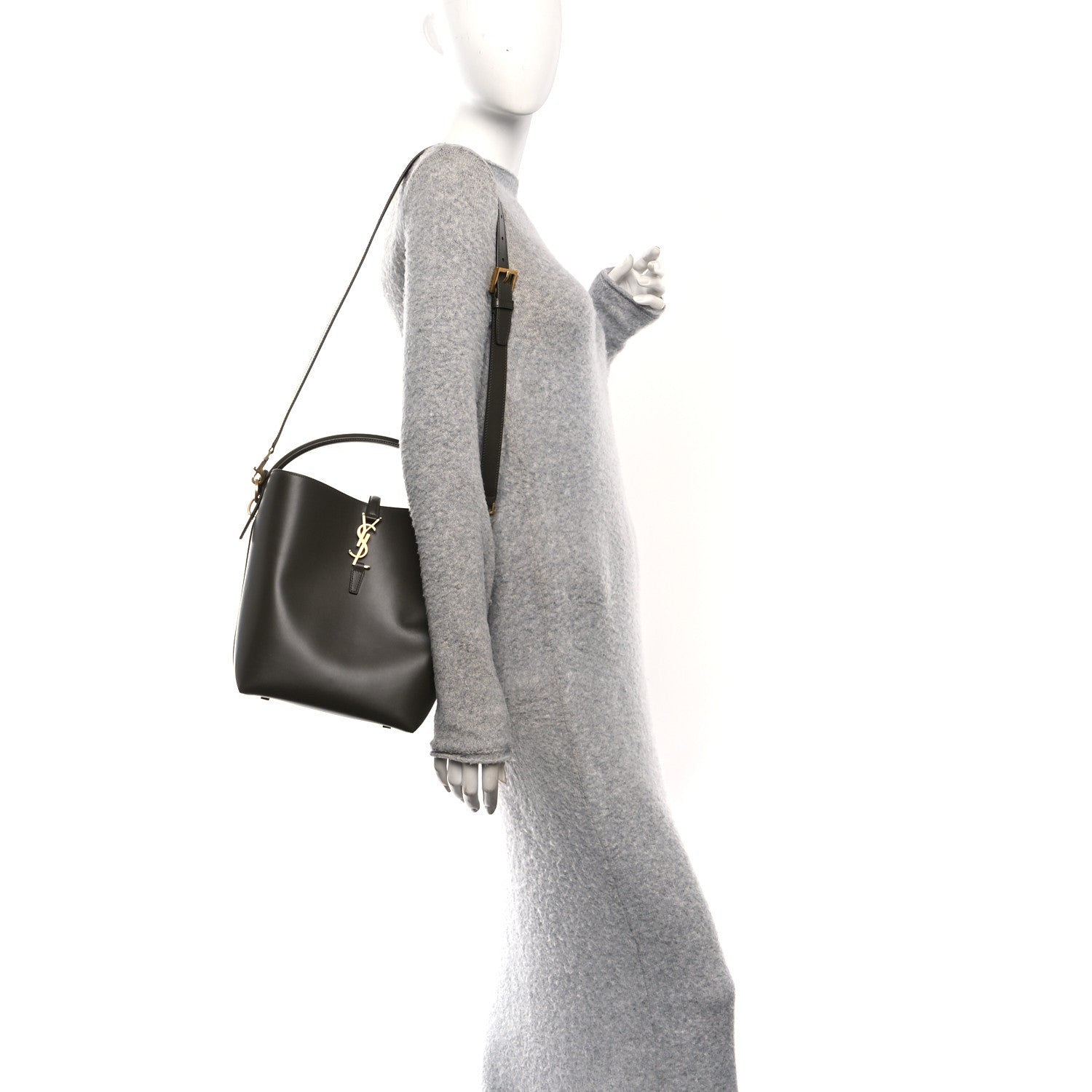 Shiny Calfskin Le 37 Bucket Bag Deep Musk