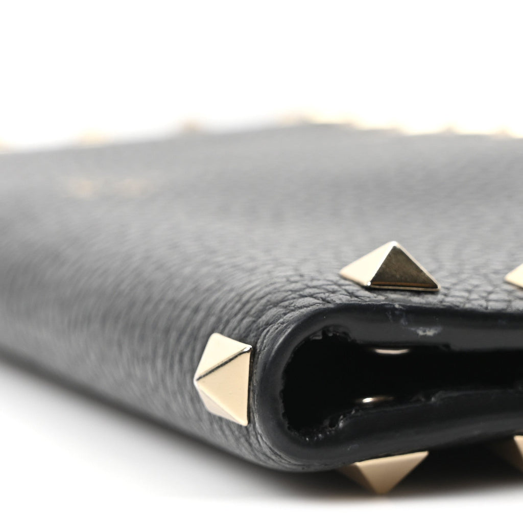 Pebbled Calfskin Rockstud Continental Wallet Black