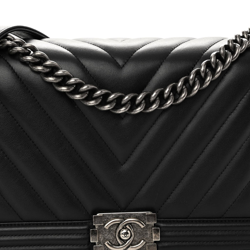 Calfskin Chevron Quilted New Medium Boy Flap Black