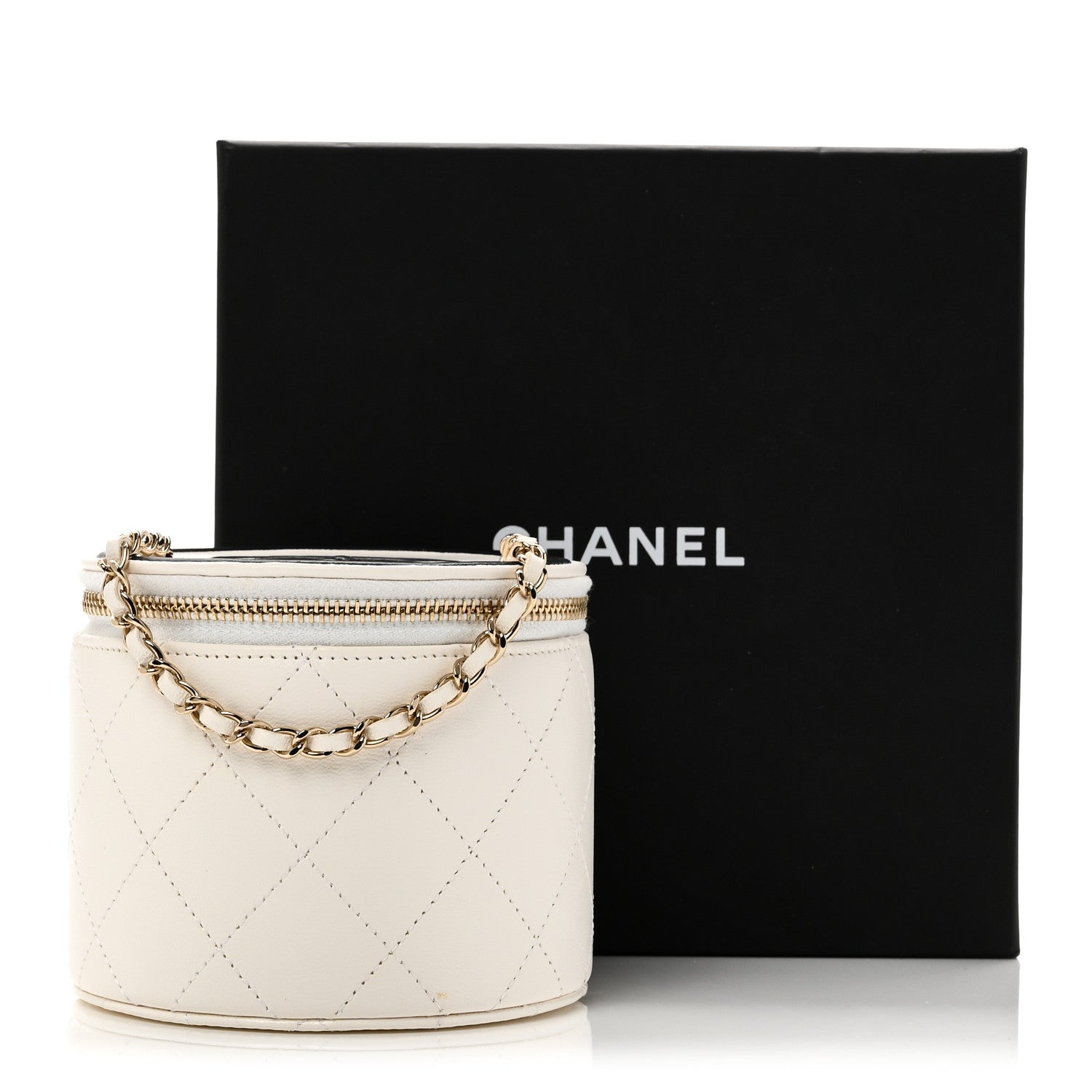 Lambskin Quilted Round Small Vanity Case With Chain White Black